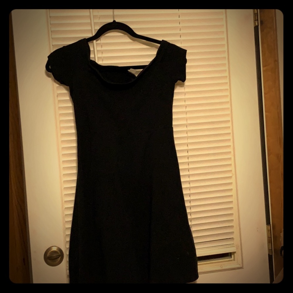 Cute dress off shoulder color black